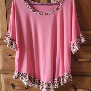 EMERY ROSE Plus Contrast Leopard Ruffle Hem Flounce Sleeve Tee Coral Pink